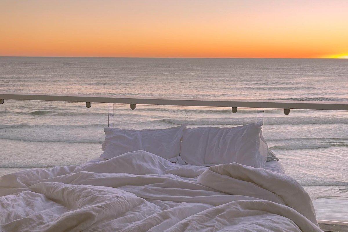 Bay Properties | Beach House Upstairs gallery image 3