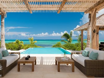 TC Villas | Castaway | Luxury Beachfront w. Pool