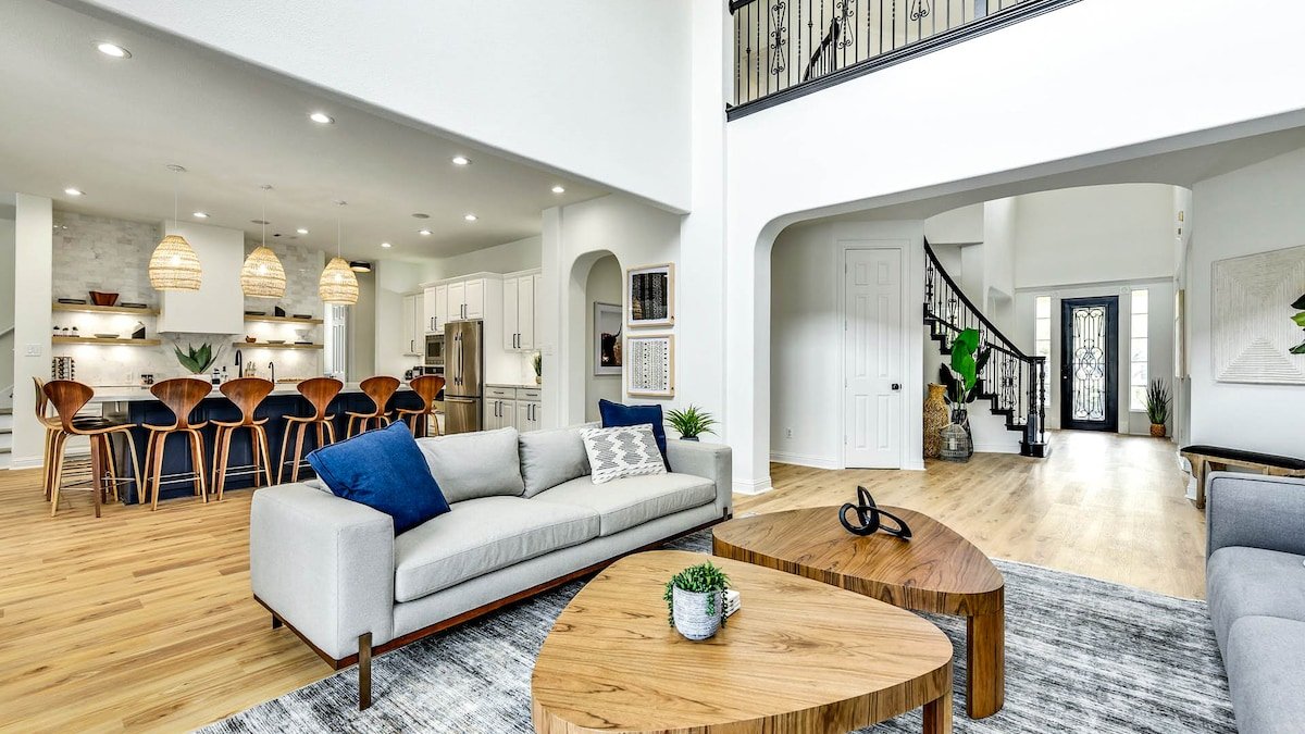 Luxury Home, Fire Pit, Pool, Hot Tub gallery image 5