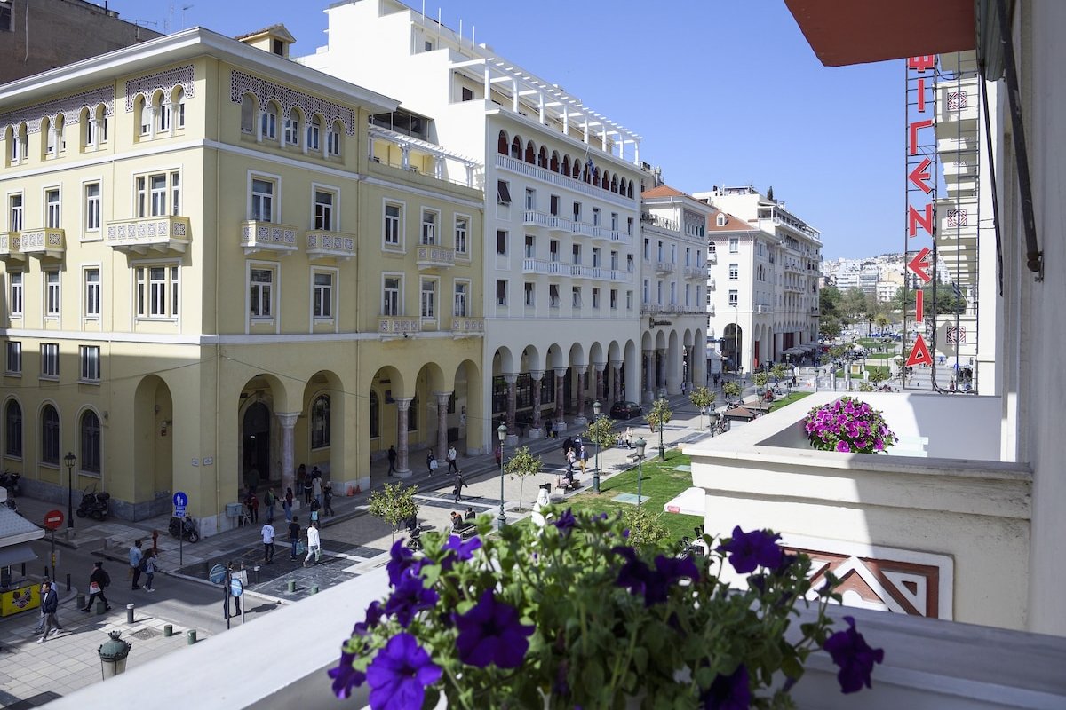 4 Travelers gallery image 4