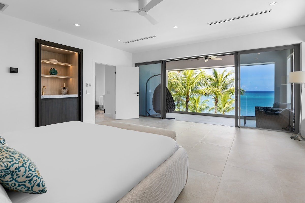 Luxury Oceanfront Villa with Private Beach & Pool gallery image 2