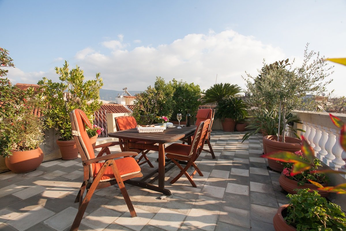 House at the Foothills of Acropolis gallery image 4