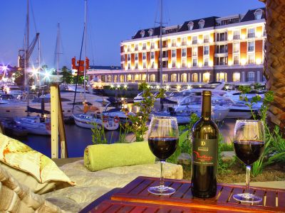 Safe and luxurious apartment in the V&A Waterfront