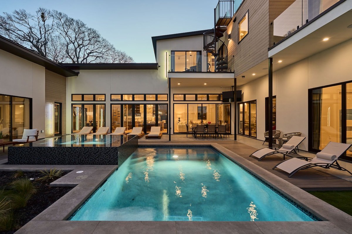 Lone Star Lookout by Lux Tiny Resorts gallery image 3