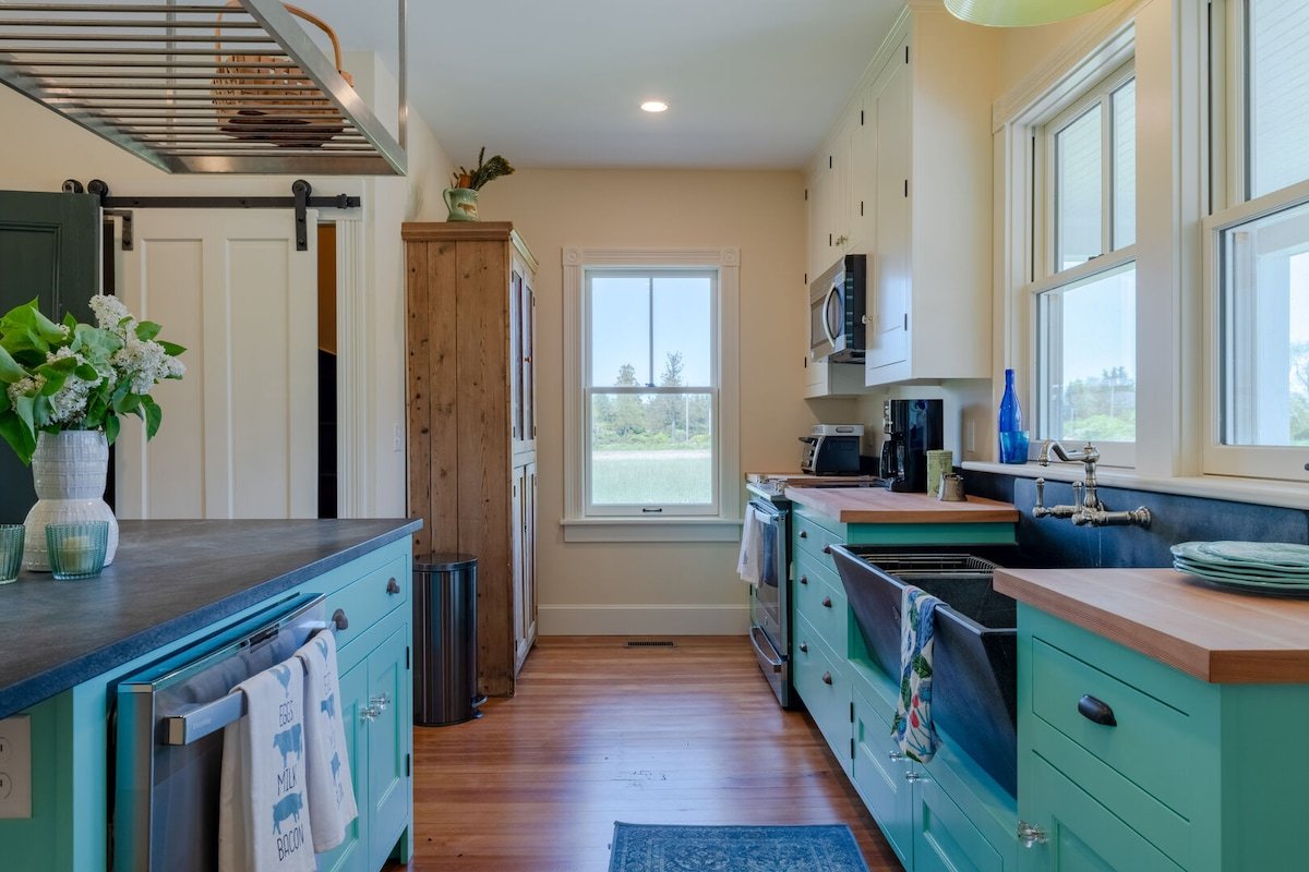 Farmhouse, Access to Potters Pond, Kayak Included gallery image 5