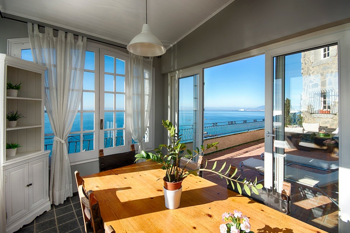 Villa con vistas al mar, muy cerca de la playa gallery image 4