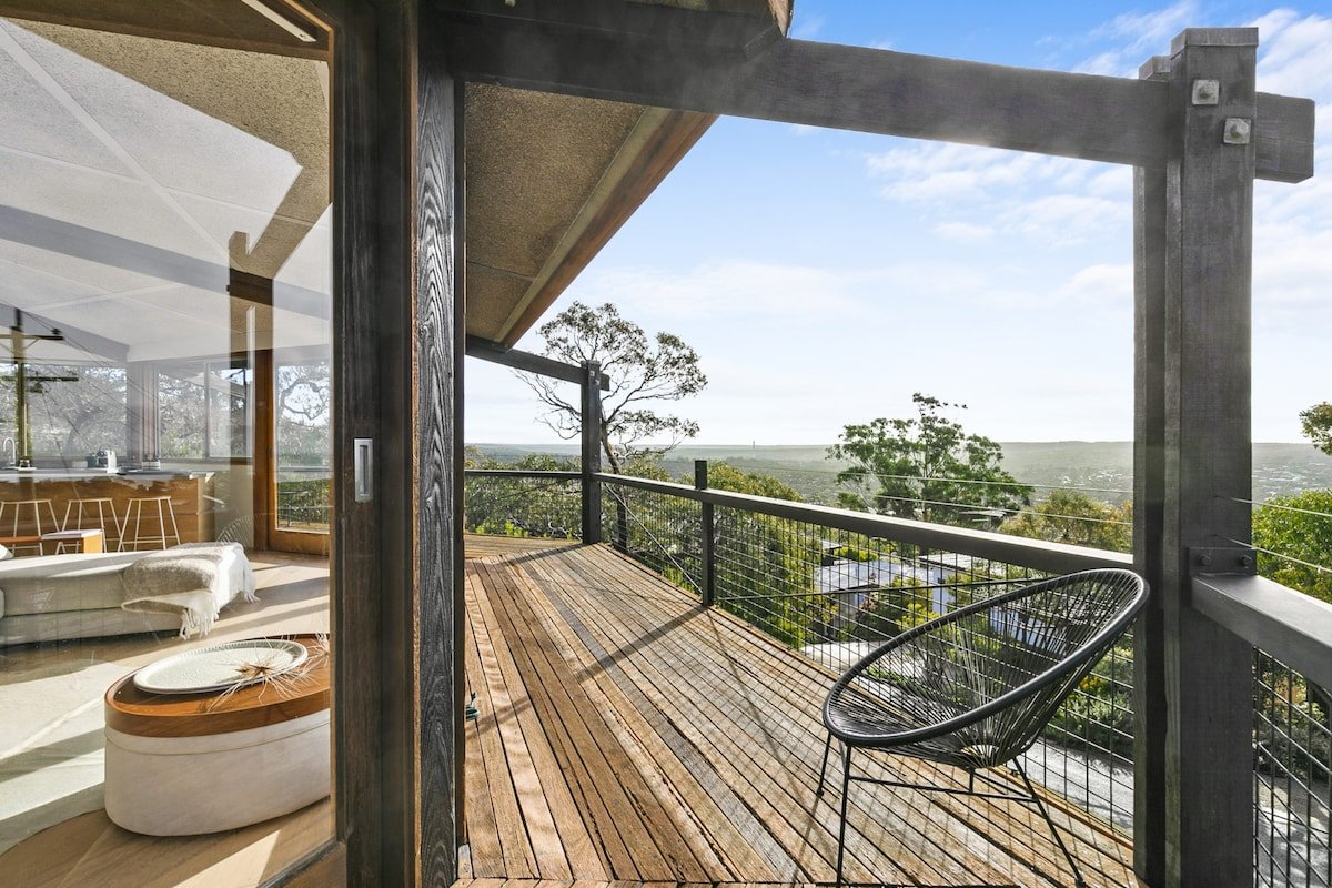 Ocean views, coastal beach house perfect weekender gallery image 4