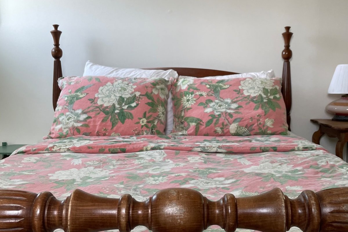 Sea Breeze Inlet Cottage, 3 Room Suite gallery image 3