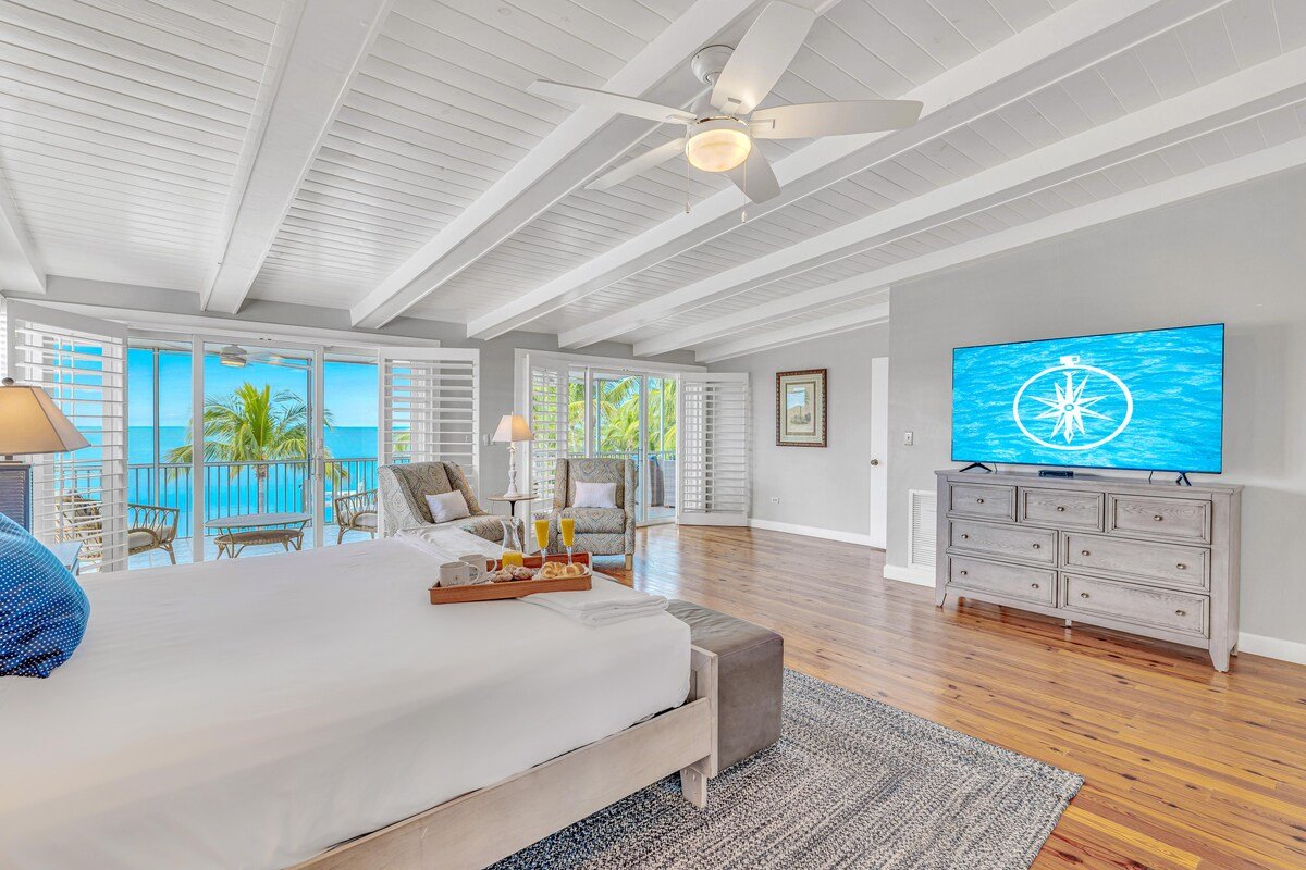 Private Beach, Pickleball Court and Tiki Bar gallery image 5