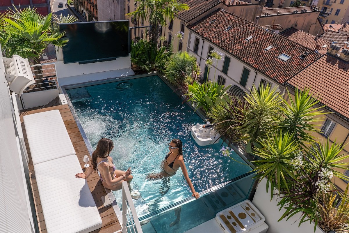 SkyJungle: luxury penthouse private pool and spa gallery image 2