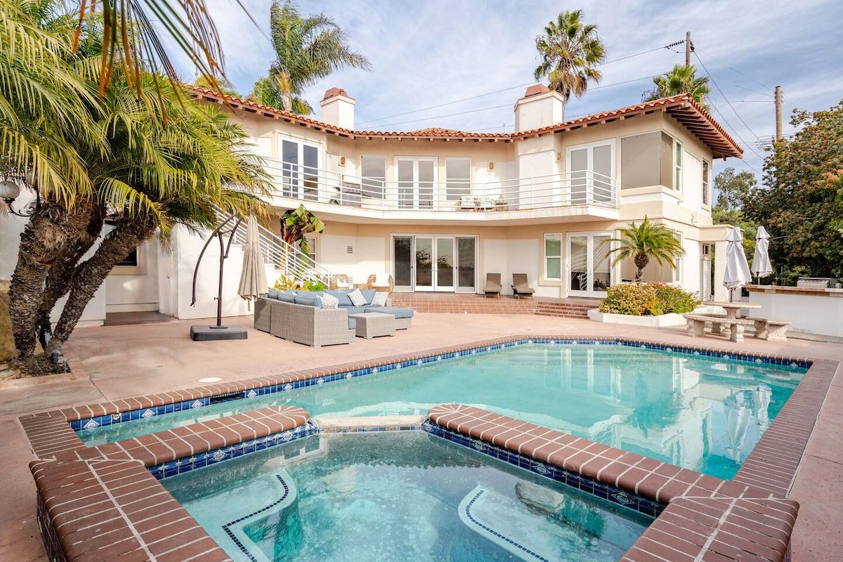 Oceanview Luxury Hilltop Villa w/ Private Pool gallery image 2