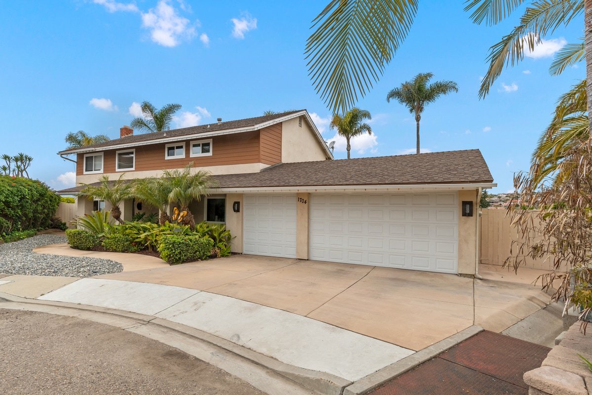 Spacious Home with Amazing Ocean Views! 🏝⛱ gallery image 3