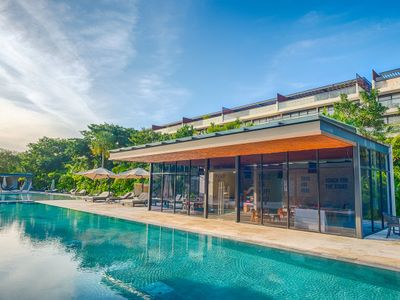 Stunning 4BR Luxury Retreat w Private Rooftop Pool