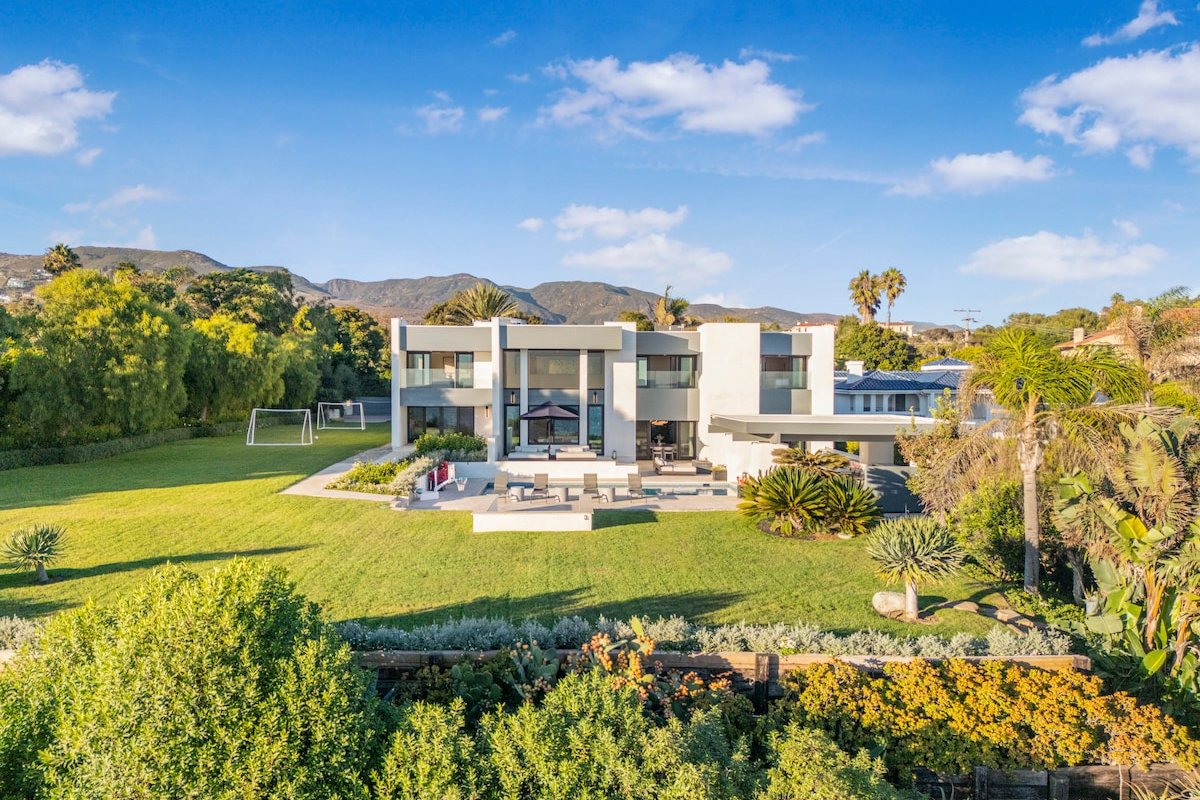 Wake Up to the Waves in Malibu Beachfront Estate