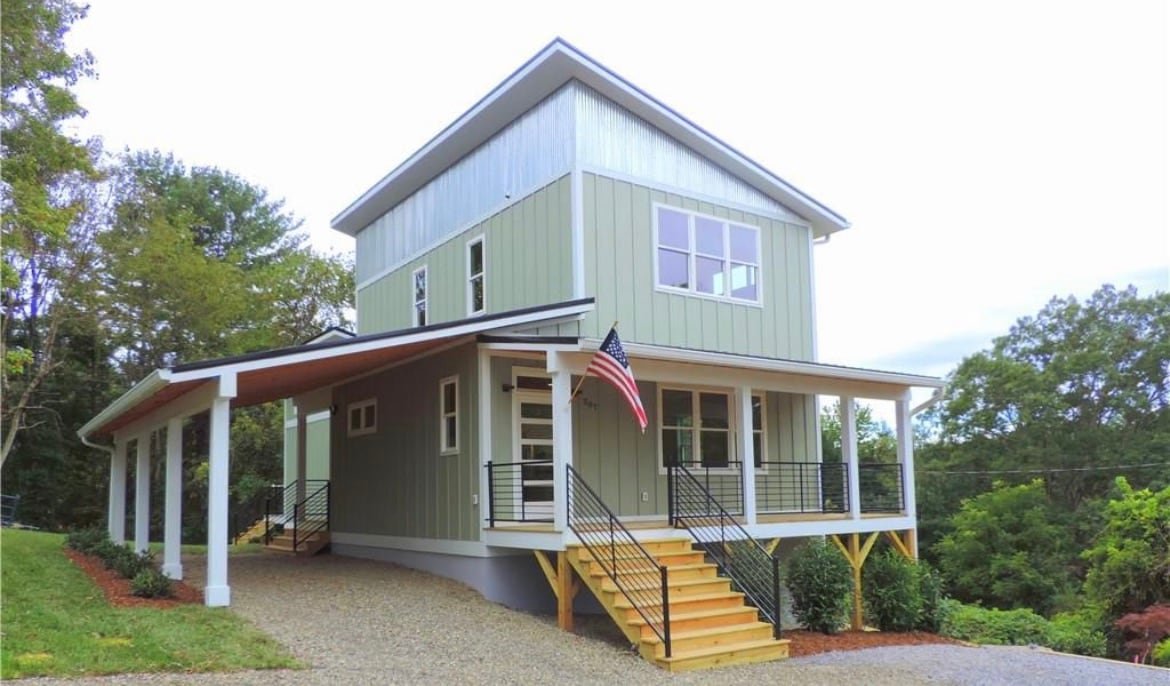 *4 miles to Downtown Asheville *2 Kings* Hot Tub* gallery image 3