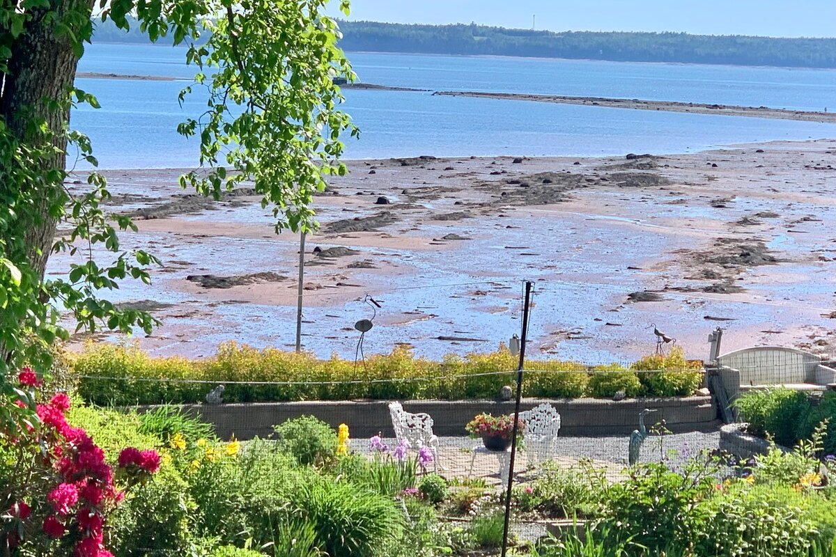 44onWater Seaside Retreat gallery image 4