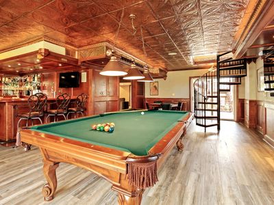 Arcade, Hot-Tub, Pub, 5 Kings, 15 Min To Anywhere