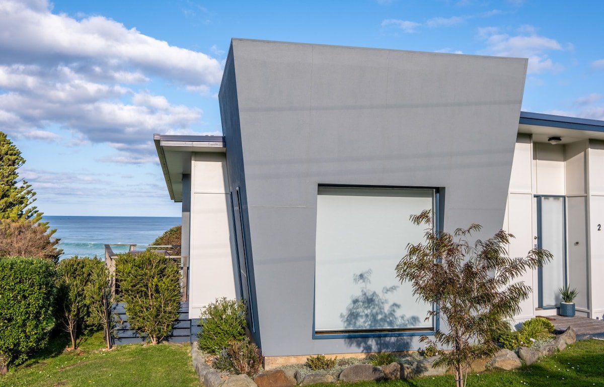 Coastal Haven – Ocean views, Minutes to the beach gallery image 4