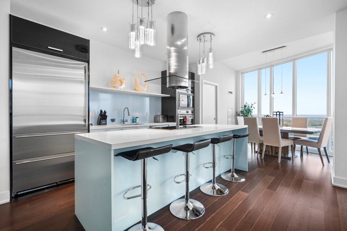 RentX | Waterfront Penthouse w/ Private Elevator gallery image 5