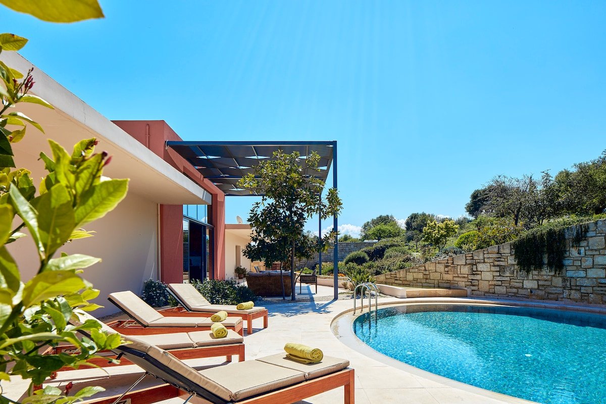 Villa Longhouse-Pool-Sauna-Gym-Panoramic Seaview gallery image 5