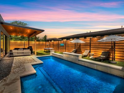 Luxury Villa 5 min to SoCo & DT+ Heated Pool