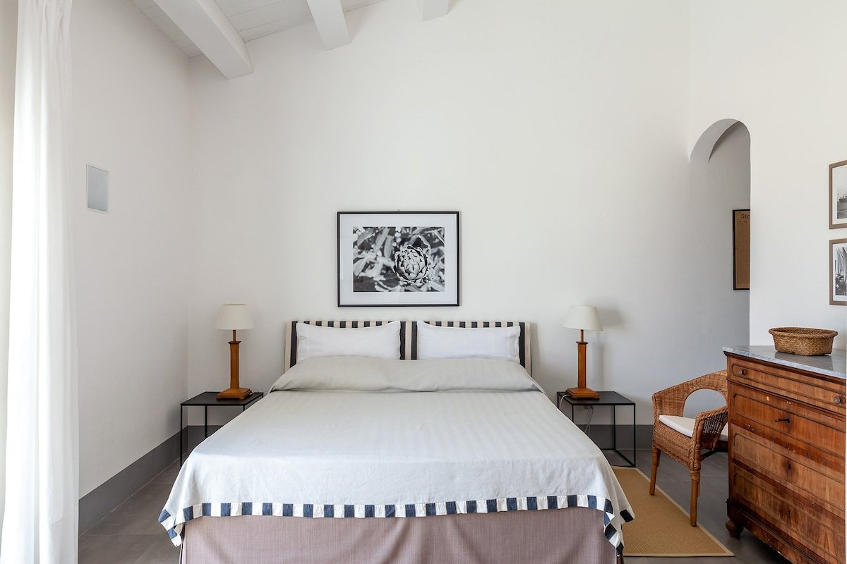 Oliva gallery image 4