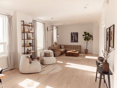 Stunning 6 Bedroom Penthouse in Old Montreal!