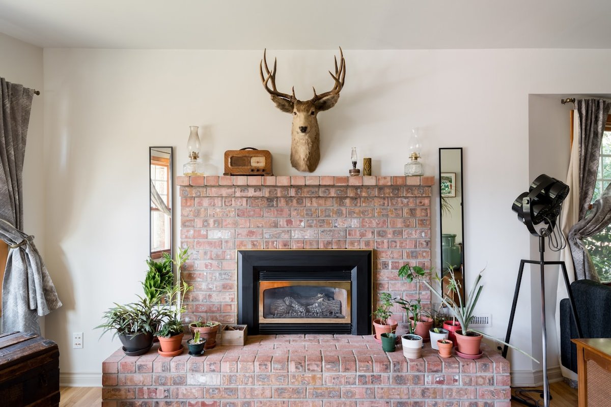 Golden Solarium – Entire Fremont Home w/ AC & Gym gallery image 4