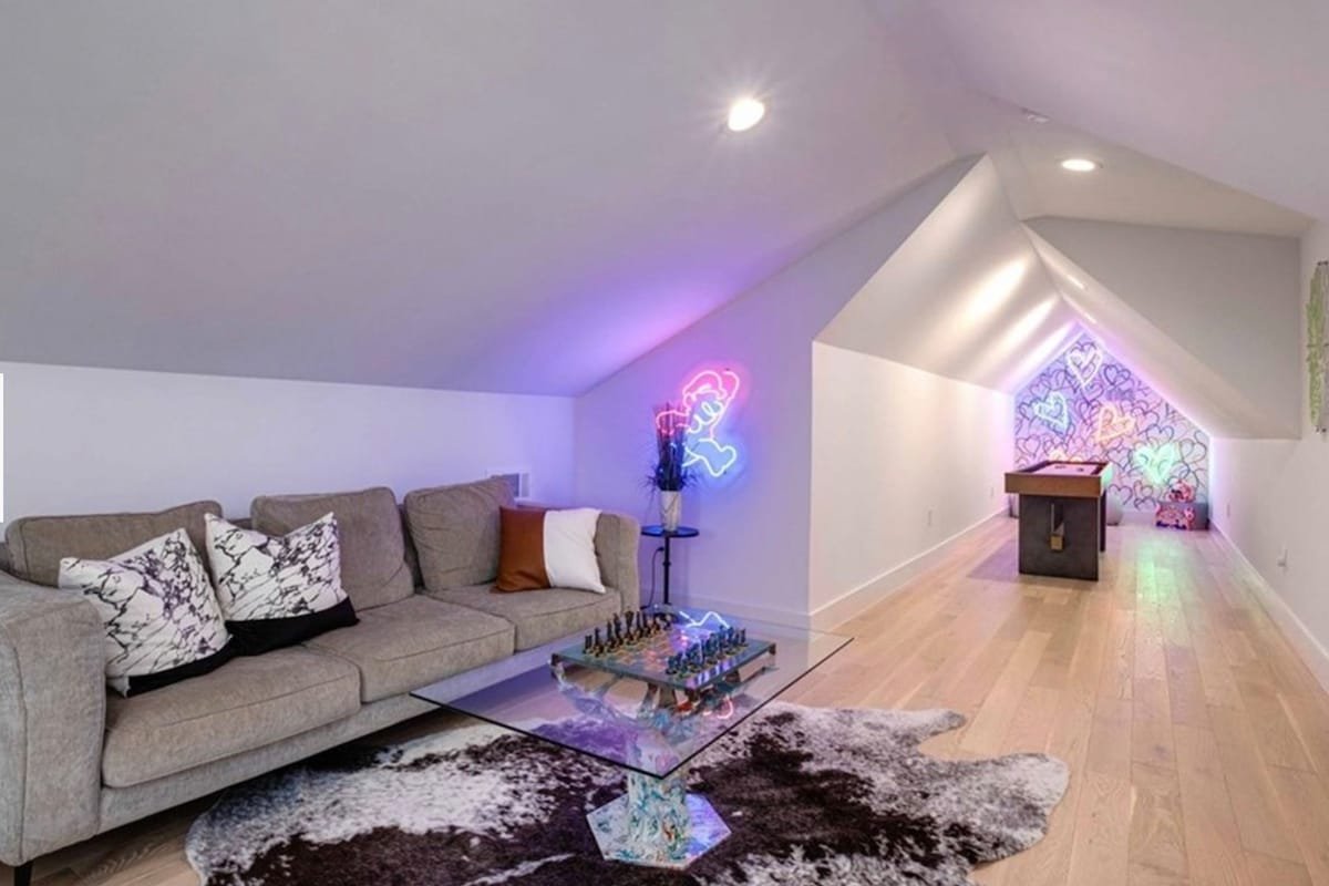 Splash Manor! .28 Acres, Heated Pool, Gym, & Games gallery image 5