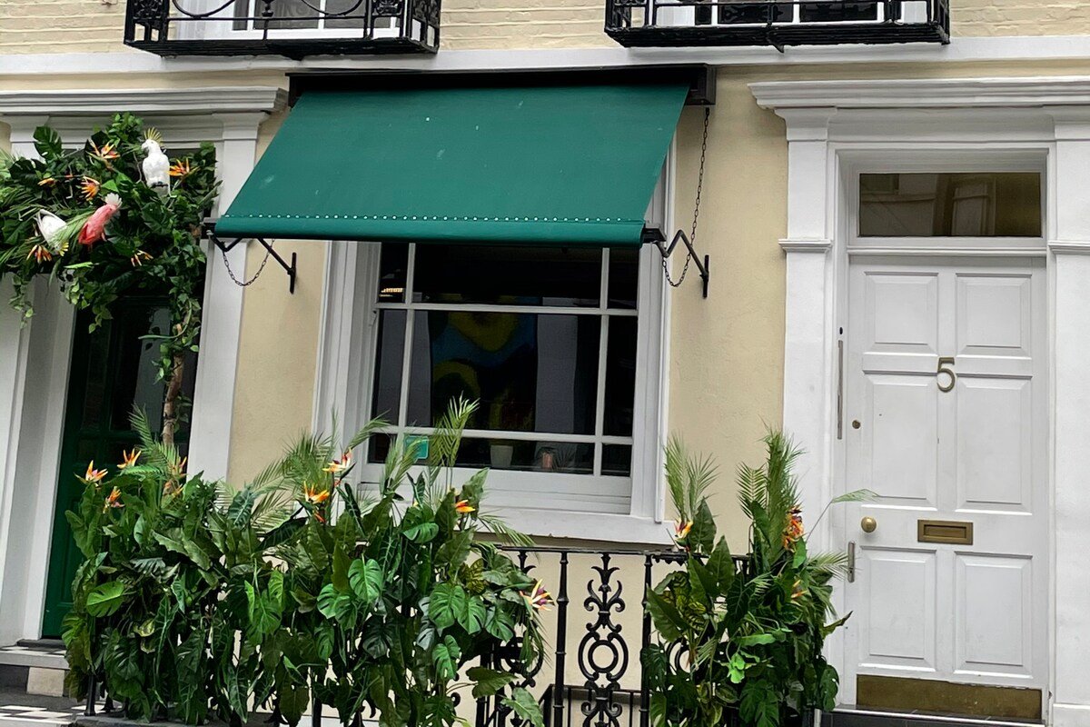 Elegant Mayfair Townhouse Steps off Bond Street W1 gallery image 5