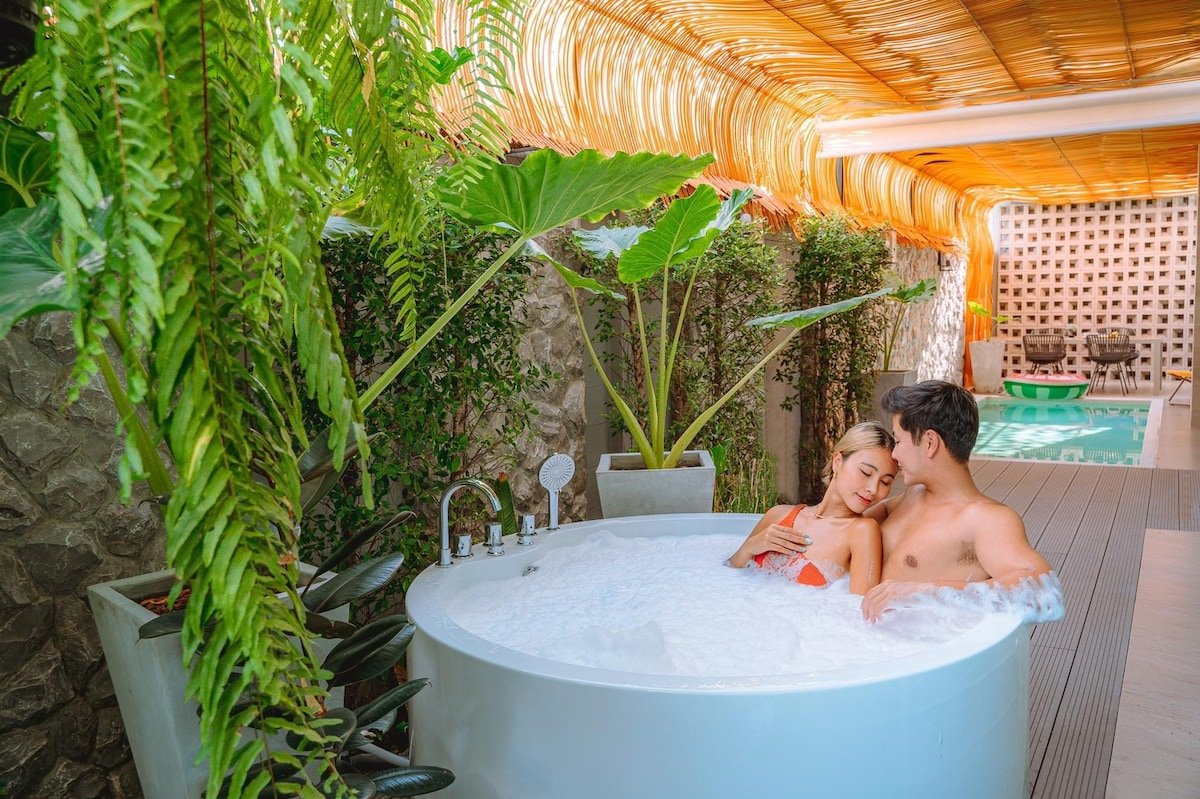 Family 4 BR Private Pool & Terrace, BTS Onnut gallery image 2