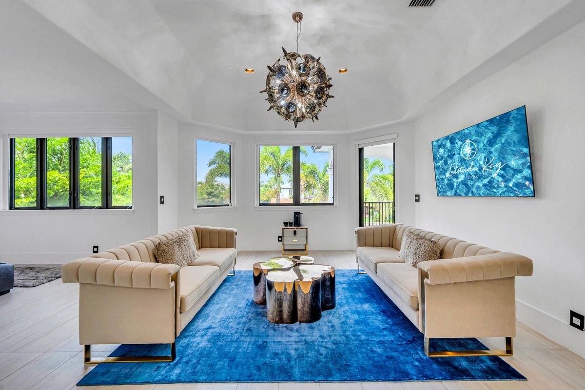 Las Olas Isles | Waterfront Villla | Isle Key