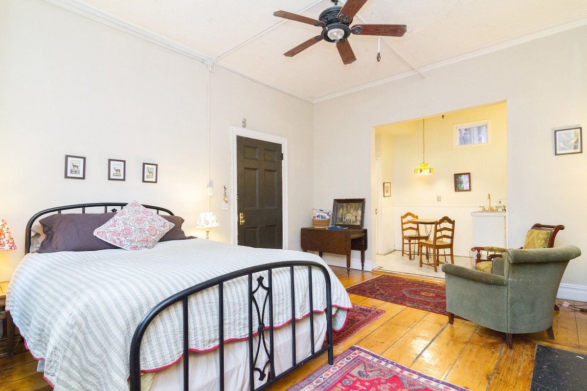 2, 3 or 4 Floors, Heart of Greenwich Village gallery image 3