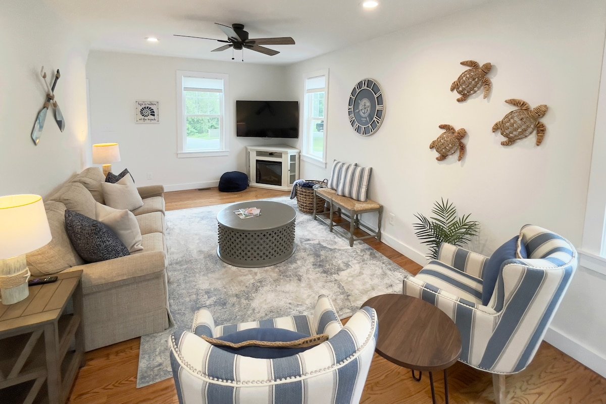 Steps from Beach and Minutes to Downtown! gallery image 4