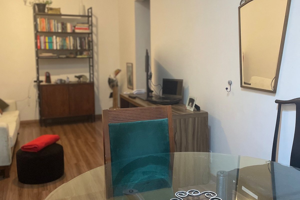 Conforty and cozy in Flamengo gallery image 2