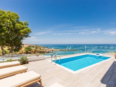 Premium Beachfront Villa, 40m from the beach!