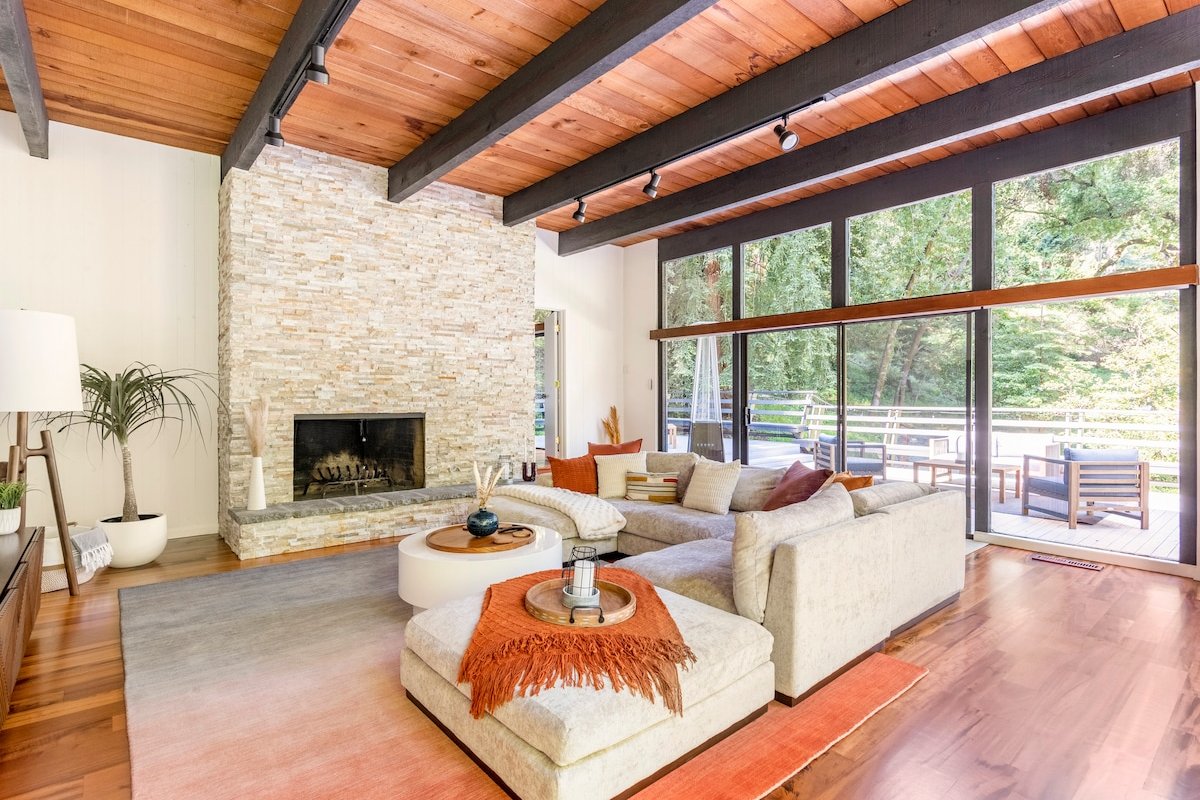 Luxury Mid-Century Modern Home w/ XL Deck gallery image 2