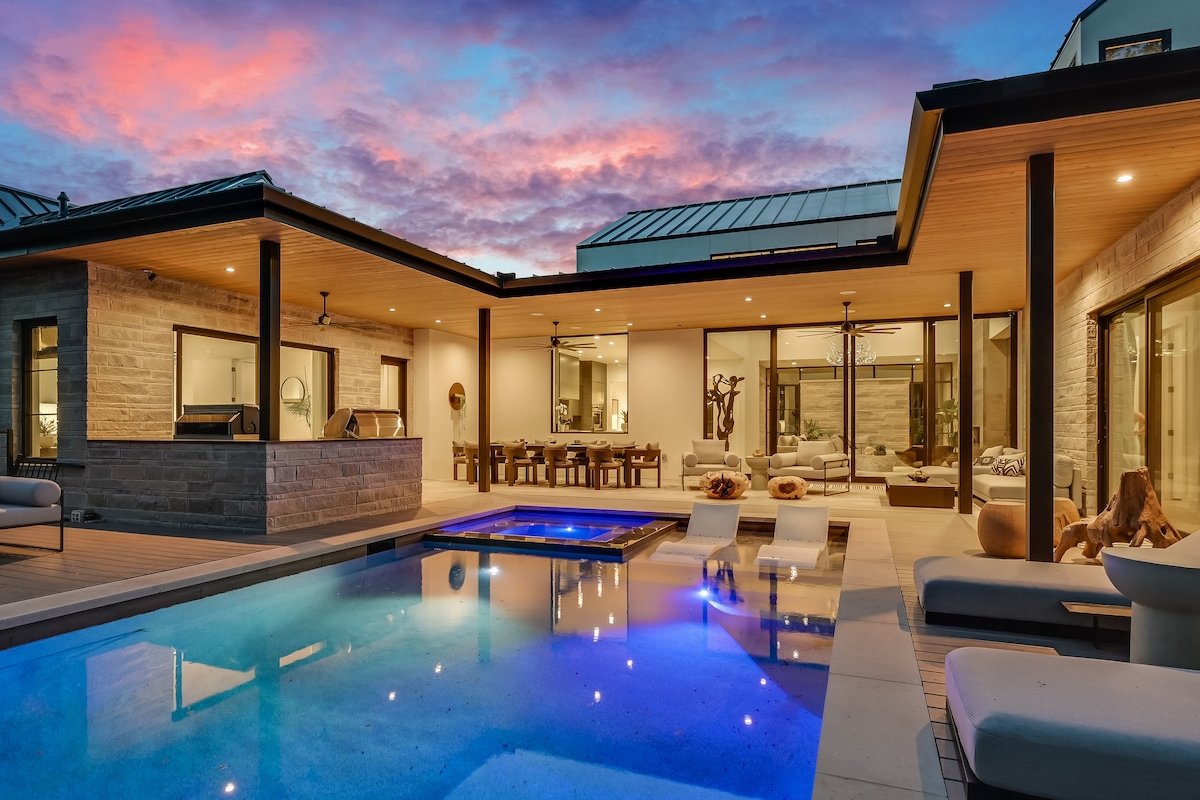 Above Platinum I Pool&Spa I Sauna I Modern Luxury gallery image 2