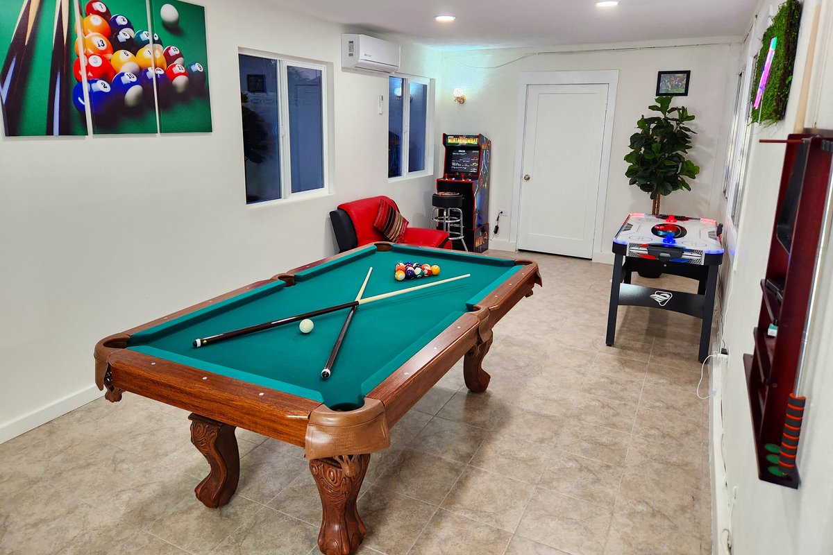Large Family House with Game Room & Play Ground