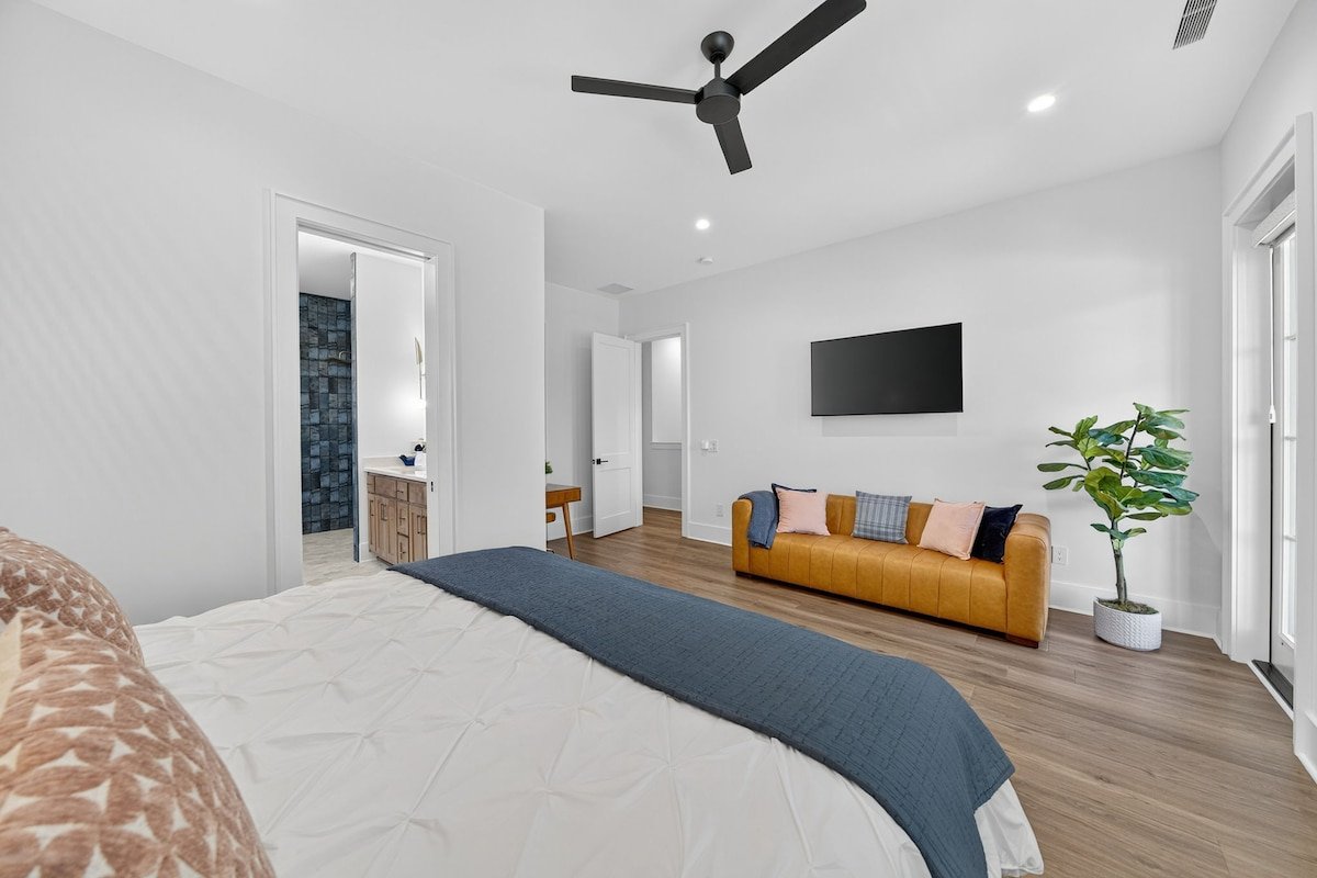 Shiloh Reef/Pool/Golf Cart/5Min Walk to The Beach! gallery image 3