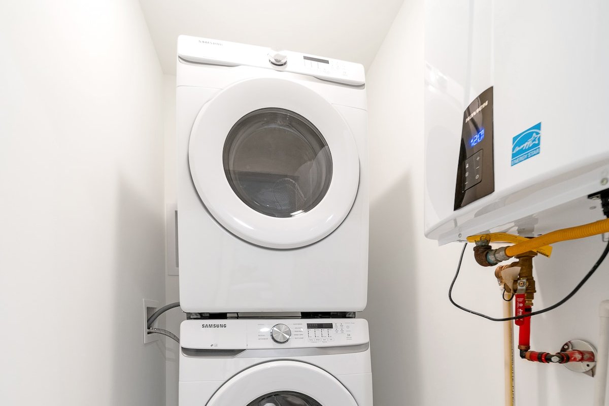 City Hideaway with Stunning Rooftop Escape #4 gallery image 4