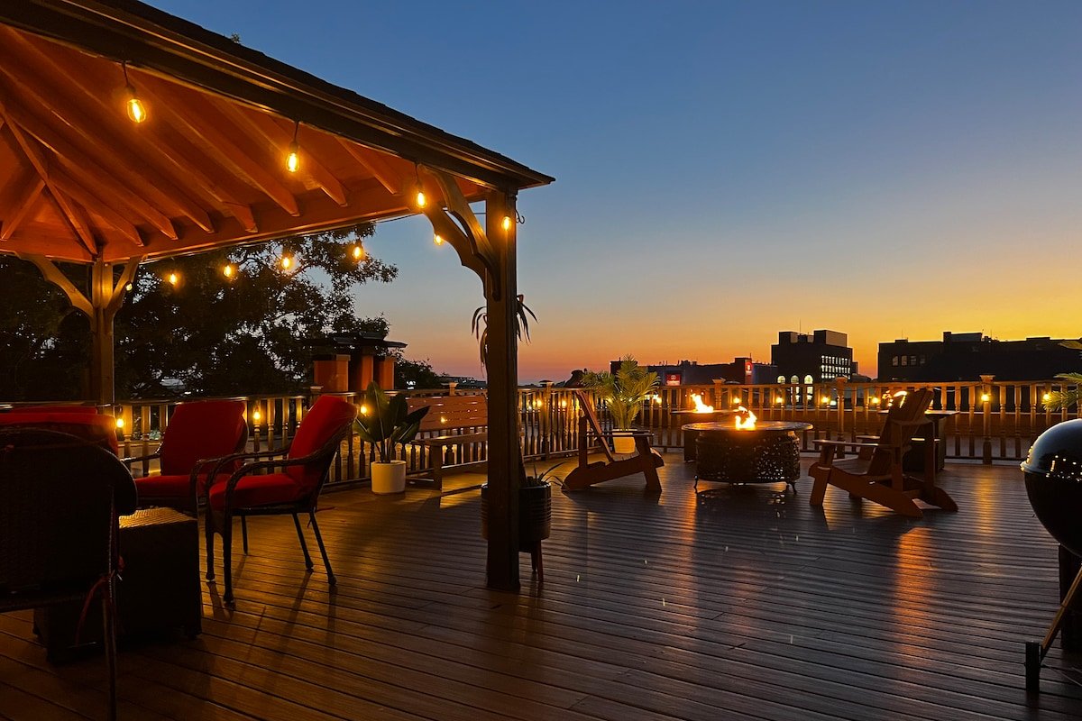 Private two bdrm w/ Rooftop Prime Park Slope gallery image 2