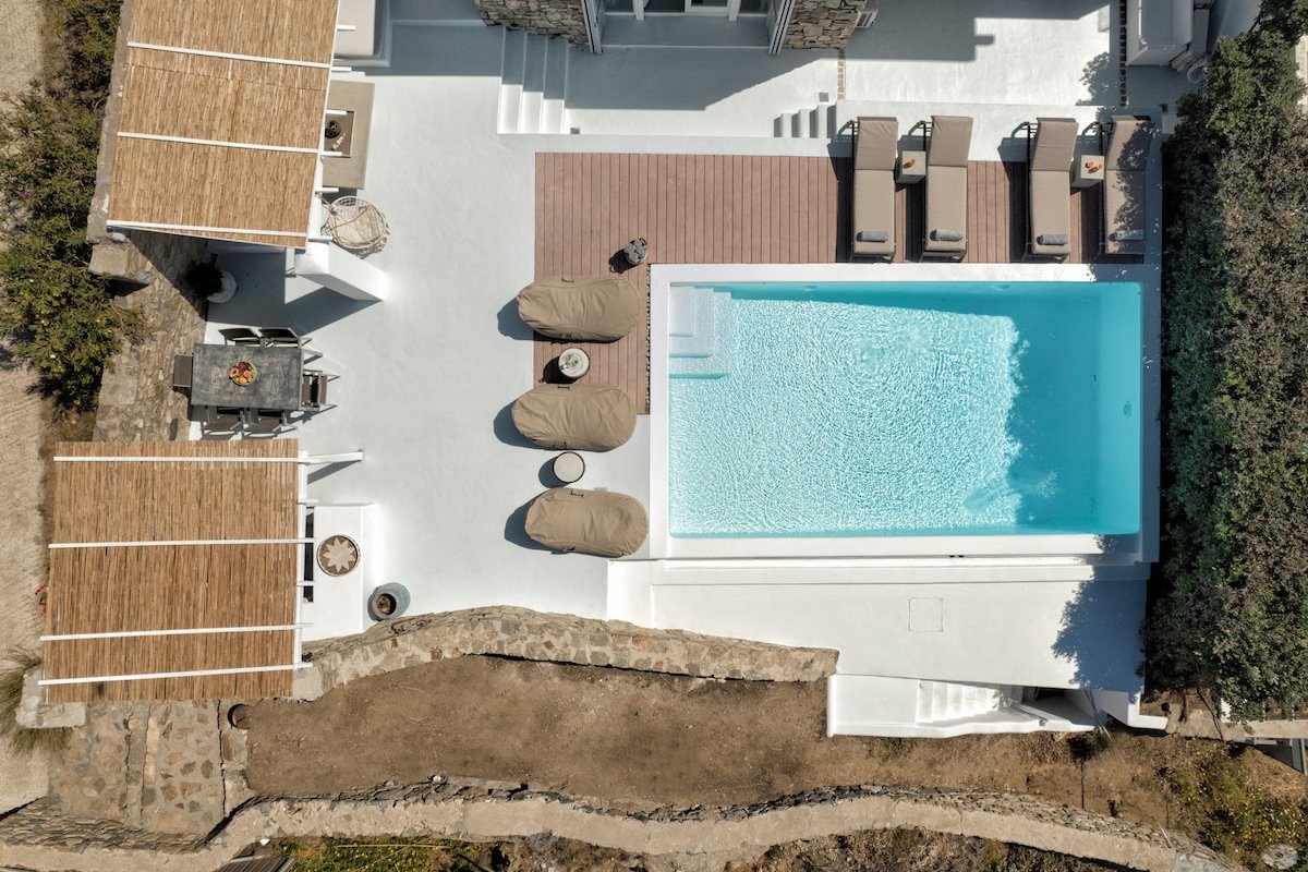 4 beaches walk villa-hot tub byCalypsoSunsetVillas gallery image 5