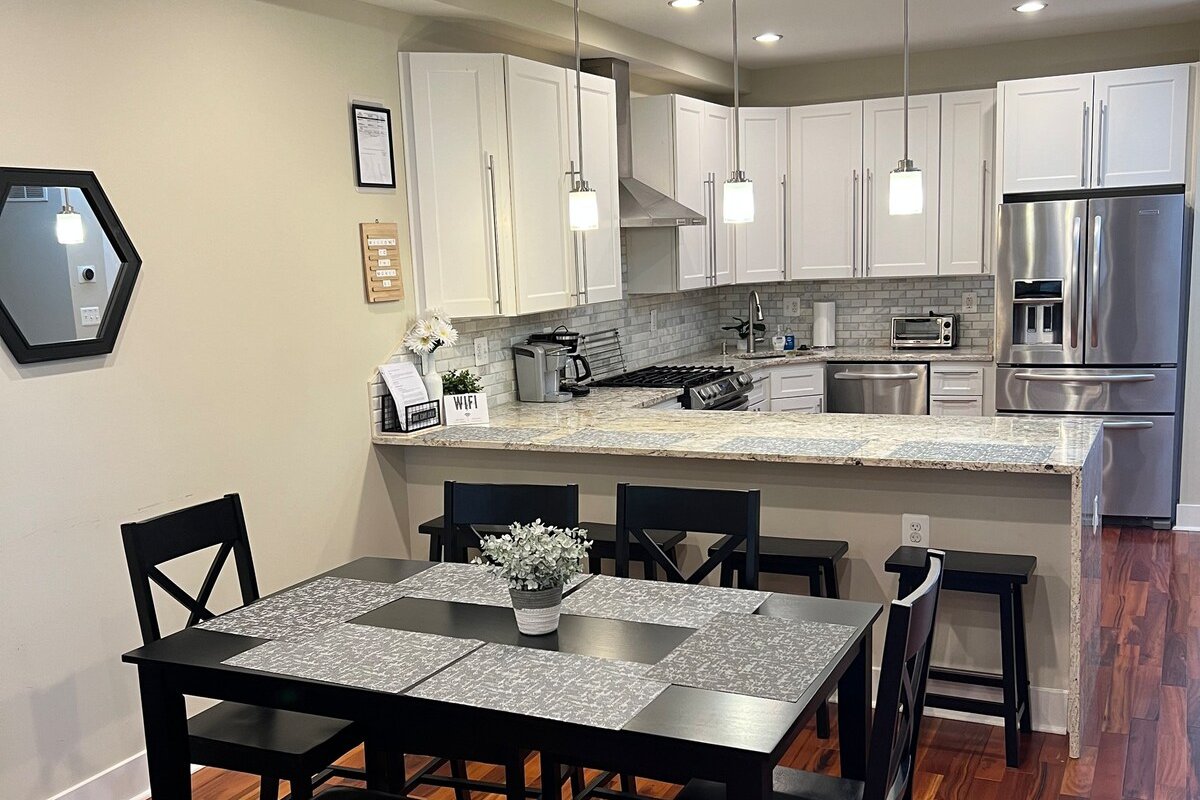 Spacious 3 BR Condo near Capitol Hill, DC gallery image 4