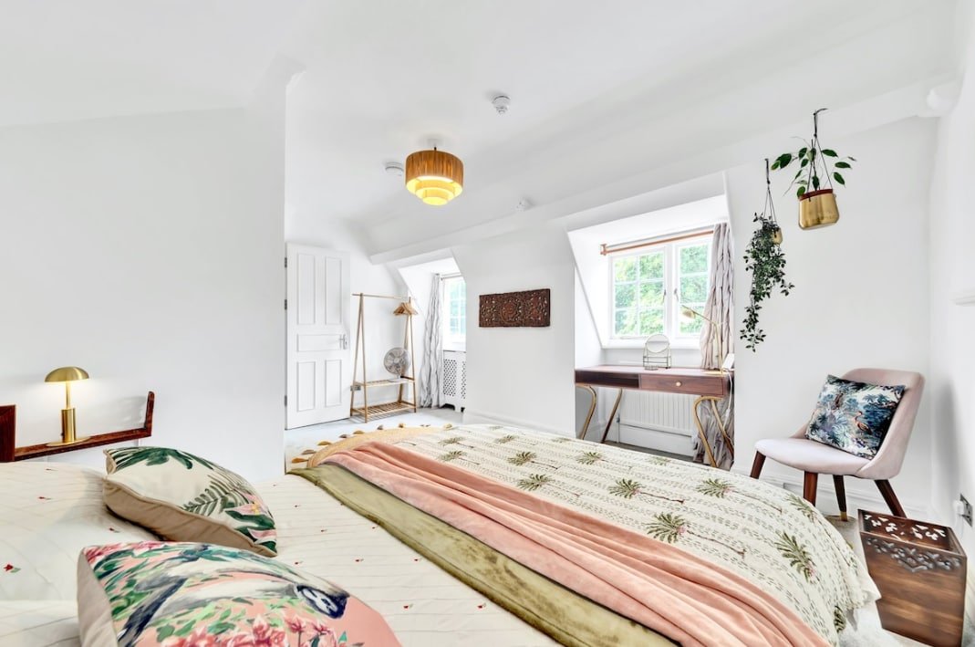 Exceptional historic retreat, Kensington & Chelsea gallery image 4