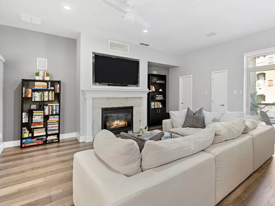 Dallas Townhouse with rooftop