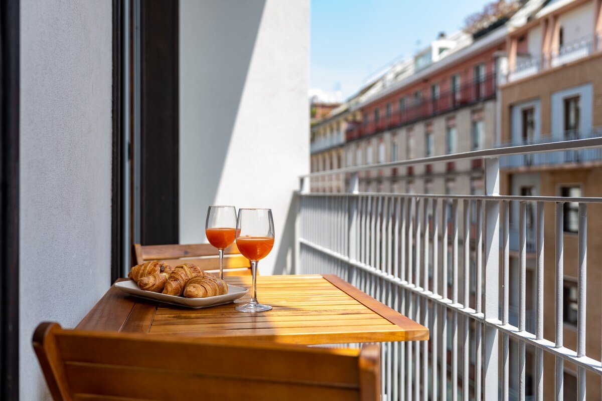 Bright 3 Bedrooms 3 Bathrooms – 8 Guests – Duomo gallery image 4