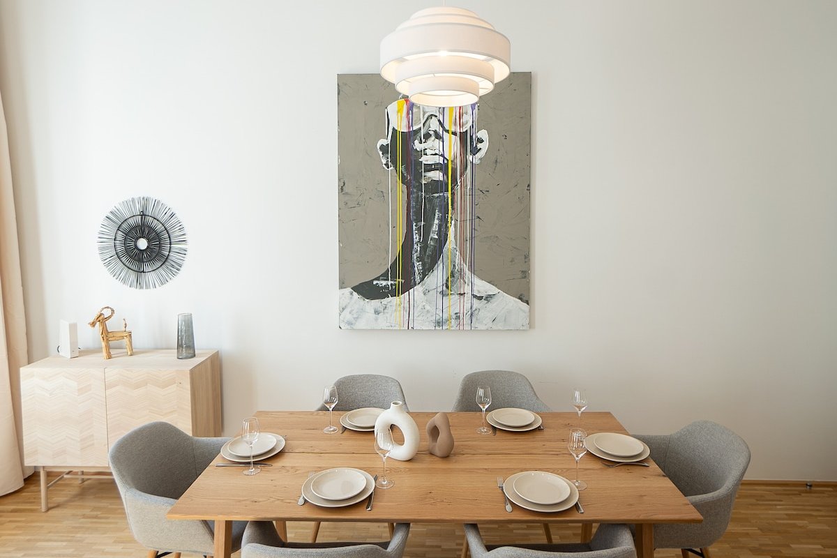 Posh 107 m² 3BR flat in the city center of Vienna gallery image 3