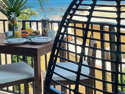 Oceanfront Condo & Pool, Beautiful views & Sunsets