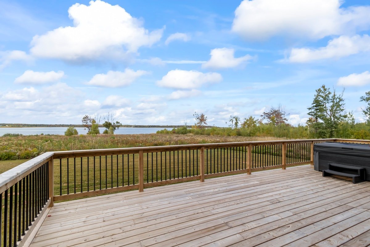 Eagles Point -Waterfront Retreat gallery image 5